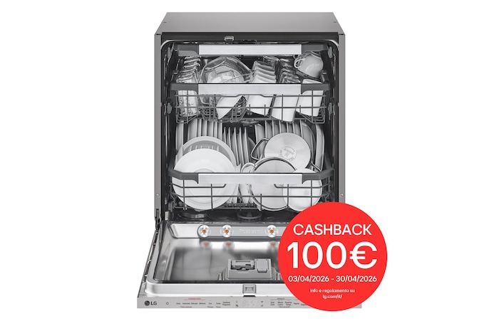 Vista frontale della lavastoviglie LG QuadWash con la porta semiaperta e piena di stoviglie con cashback